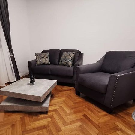 Silent Downtown Apartment Arad Exterior photo