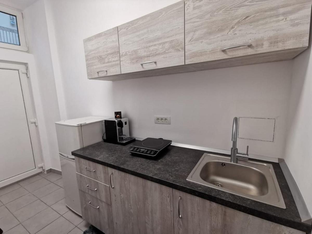 Silent Downtown Apartment Arad Exterior photo